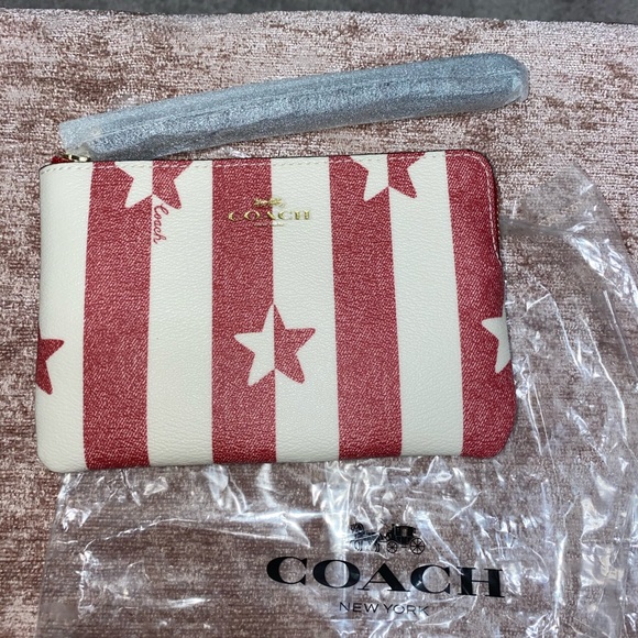 Coach Handbags - Coach Wristlet